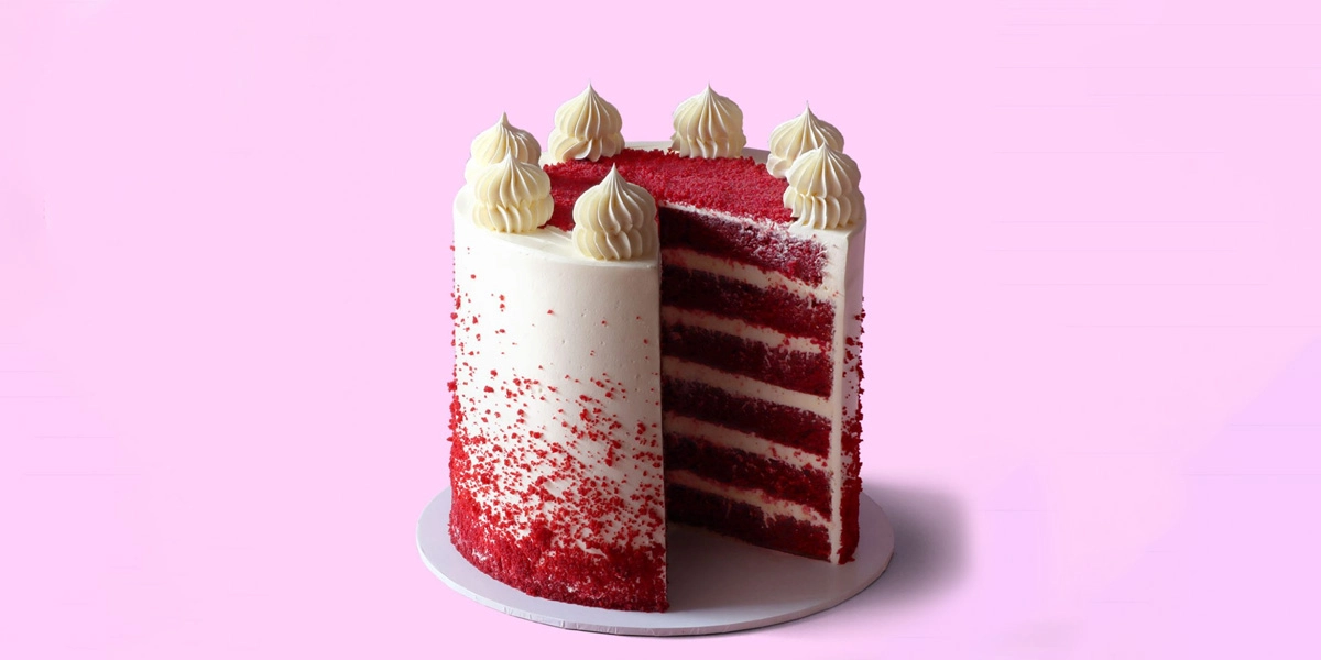 لحظاتی شیرین با شناخت انواع کیک 12 رد ولوت زیبا است و طعمی دلفریب دارد.