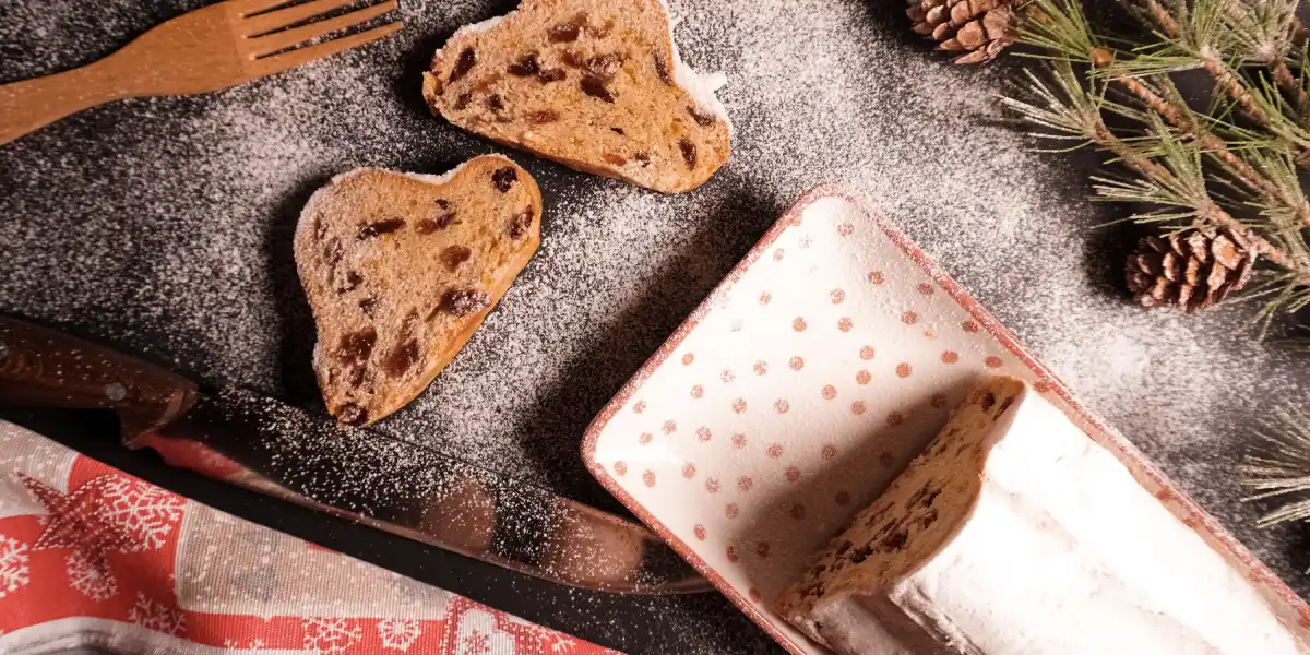 لحظاتی شیرین با شناخت انواع کیک 8 کیک کشمشی بهترین انتخاب برای وعده صبحانه است.