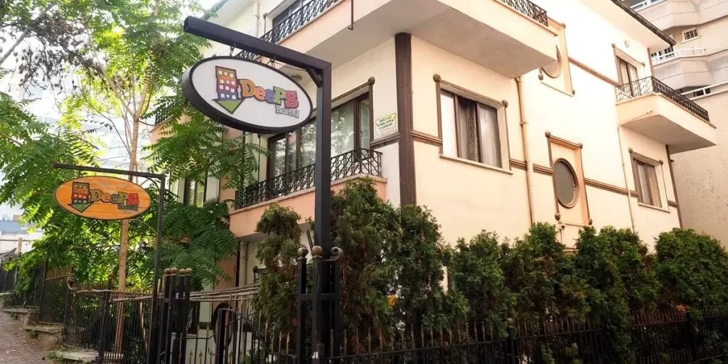 ارزانترین و بهترین هاستل های ترکیه را بشناسید 9 برای رزرو هاستل ارزان در آنکارا Deeps را انتخاب کنید.