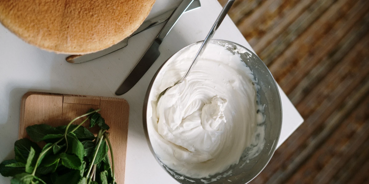 فوت و فن کیک پزی حرفهای 3 در فوت و فن کیک پزی نباید مواد را بیش از اندازه مخلوط کرد.