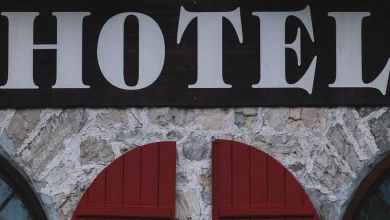 سفری به عجیبترین هتلهای دنیا 18 عجیبترین هتلهای دنیا را بشناسید.