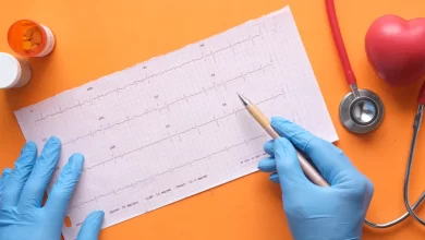 با علائم بیماری قلبی بیشتر آشنا شوید 6 مشکل قلبی چه علائمی دارد؟ با علائم بیماری قلبی آشنا شوید.