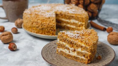 طرز تهیه کیک گردویی + 4 روش تهیه عصرانهای خاطره انگیز و مامان پز 1 پخت دسری خوشمزه با استفاده از طرز تهیه کیک گردویی امکانپذیر خواهد بود.