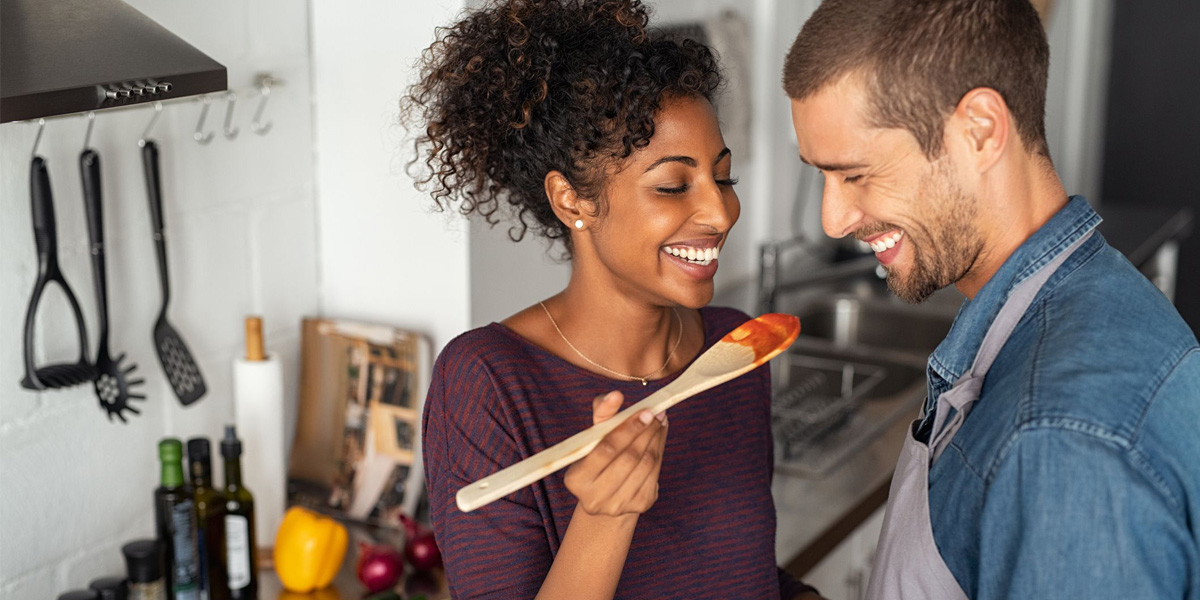 تغذیه مرد قبل از بارداری؛ از تعیین جنسیت تا زیبایی کودک 2 بانوان باید بدانند که تغذیه مرد قبل از بارداری نیز بر شرایط حاملگی و شروع آن تأثیرگذار است.