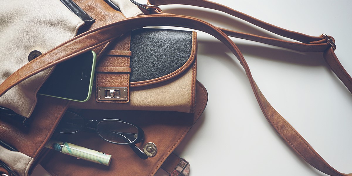 چرم چیست + آشنایی با انواع چرم 3 مزیتها و خواص فوقالعاده چرم طبیعی در کنار ظاهر زیبای آن منجر به محبوبیت بالای این پارچه اصیل شده است.