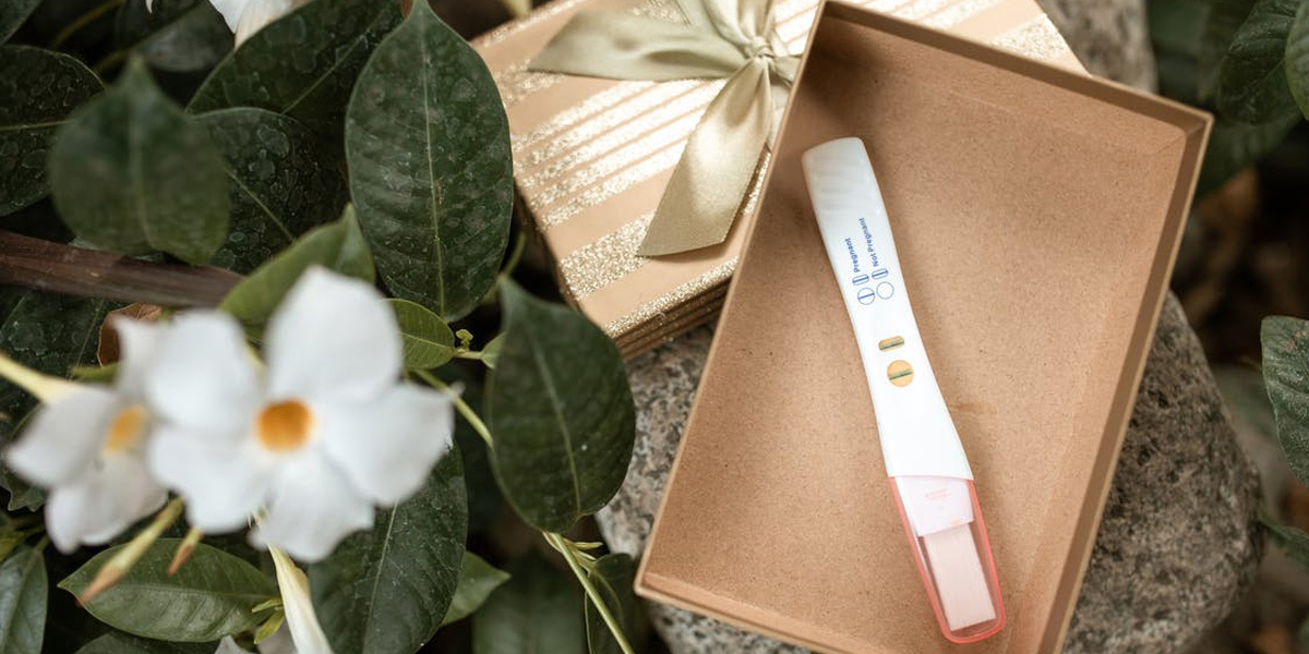 علائم بارداری چیست و چه زمانی بروز پیدا میکند؟ 2 علائم اولیه بارداری در مادران مختلف متفاوت است. بااینحال نشانههای مشترکی وجود دارد که احتمال بارداری شما را افزایش میدهد.