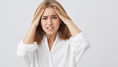 PMS چیست و چه اثراتی بر سلامت جسم و روان می‌گذارد.