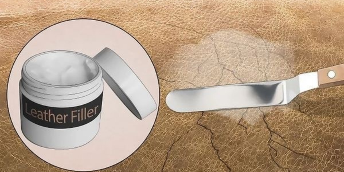 آموزش تصویری تعمیر مبل چرم پاره، پوسیده و ترکخورده 11 فیلر را بهخوبی روی ترکهای مبل چرم بمالید.
