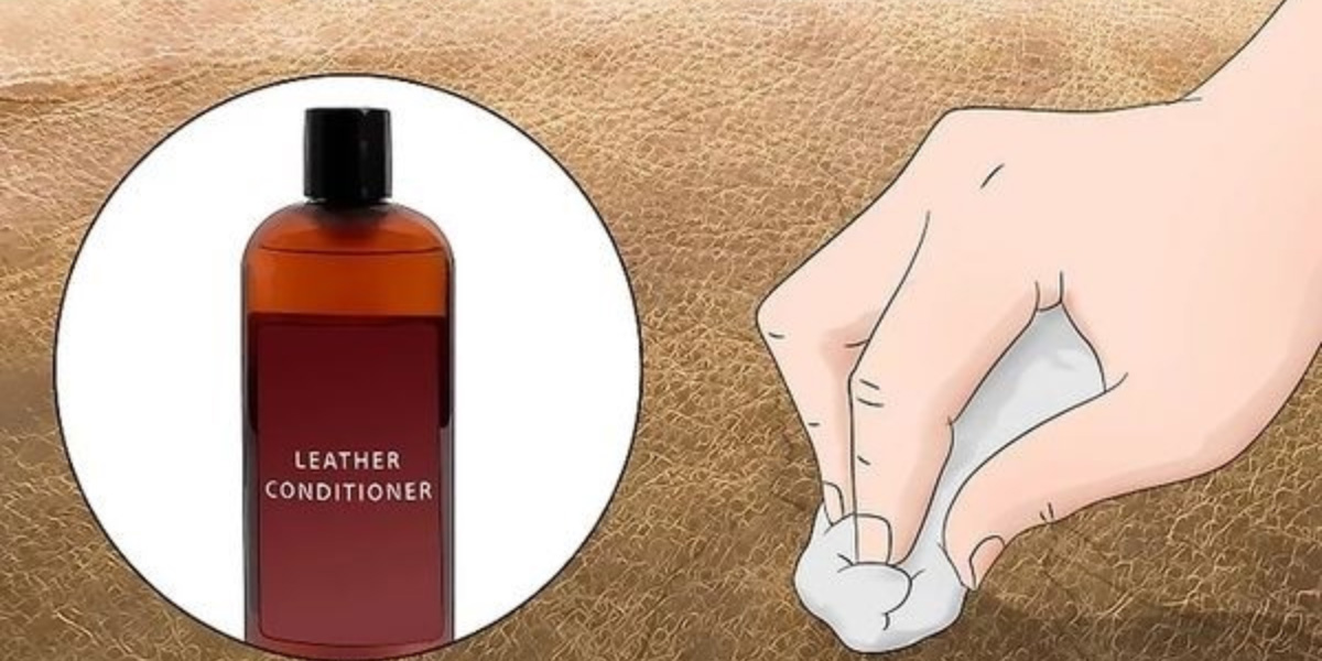 آموزش تصویری تعمیر مبل چرم پاره، پوسیده و ترکخورده 5 بار دیگر ترکها را به ماده نرمکننده آغشته کنید که سطح چرم یکدست شود.