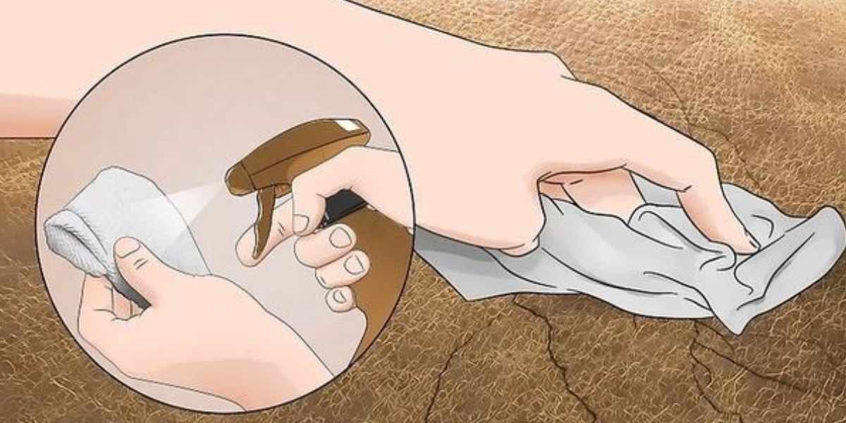 آموزش تصویری تعمیر مبل چرم پاره، پوسیده و ترکخورده 8 برای ترمیم مبل چرم ترکها را به کمک ماده پاککننده بهخوبی تمیز کنید.