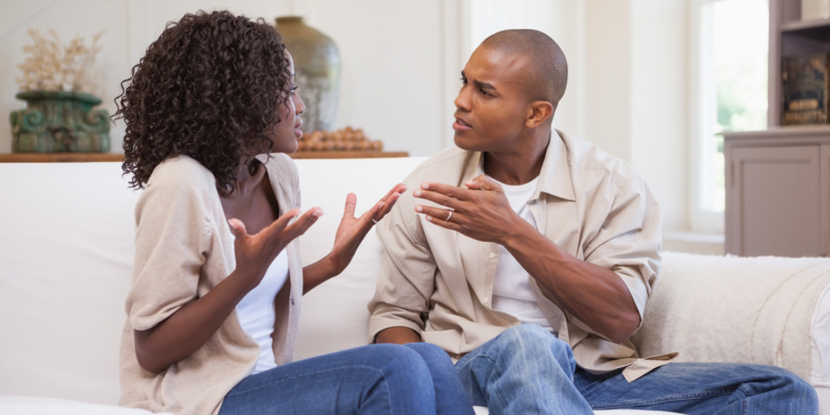 روانشناسی رفتار با کودک عصبی 7 والدین اولین و مهمترین الگوی کودکان هستند. بیاحترامی و پرخاشگری آنها با یکدیگر منجر به عصبی شدن کودک میشود.