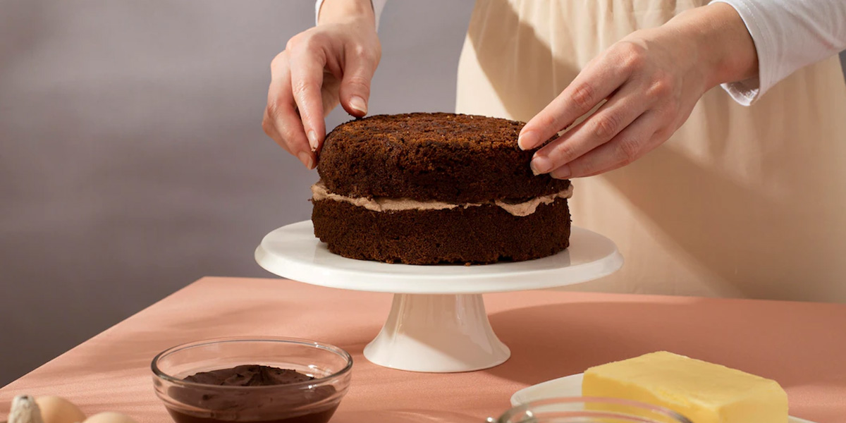 طرز تهیه کیک با نوتلا به‌قدری ساده است که می‌توانید با آن دسری خوشمزه و خانگی بپزید.
