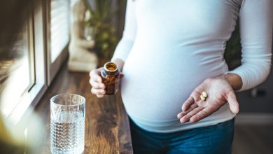 معرفی ضروریترین مکمل دوران بارداری + موارد مصرف آن 28 استفاده از مکمل دوران بارداری باید زیر نظر پزشک باشد.