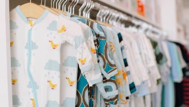 راهنمای خرید لباس نوزاد برای سیسمونی تا یکسالگی فرزندتان 33 برای خریدی بدون پشیمانی، معیارهای مهم راهنمای خرید لباس نوزاد را باید بررسی کنید.