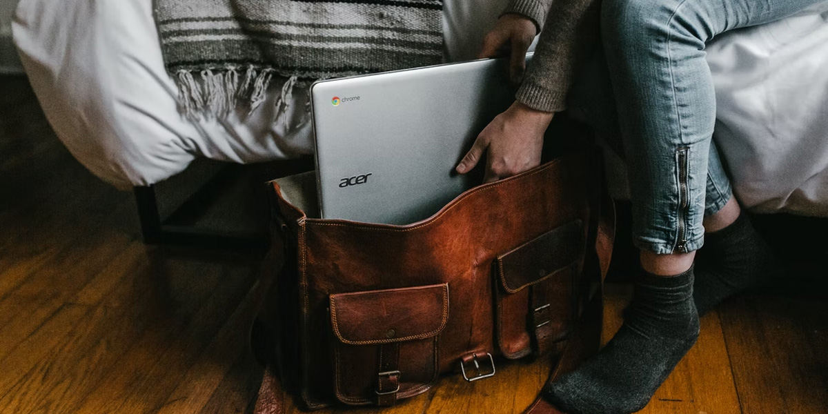 چرا به راهنمای خرید کیف و کوله پشتی لپ تاپ نیاز دارید؟ 7 خرید کیف لپ تاپ چرم، انتخابی ایدهآل است که نیاز شما را برطرف میکند.