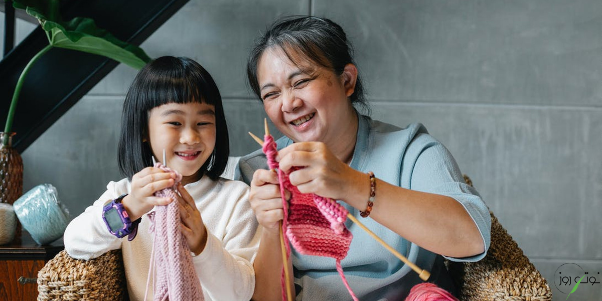 خرید لباس بافت زمستانه برای همه شیک پوشان 2 درگذشته خبری از فروش لباس بافت زنانه و مردانه نبود، بلکه مادر و مادربزرگها برای بچهها و نوههایشان لباس میبافتند.