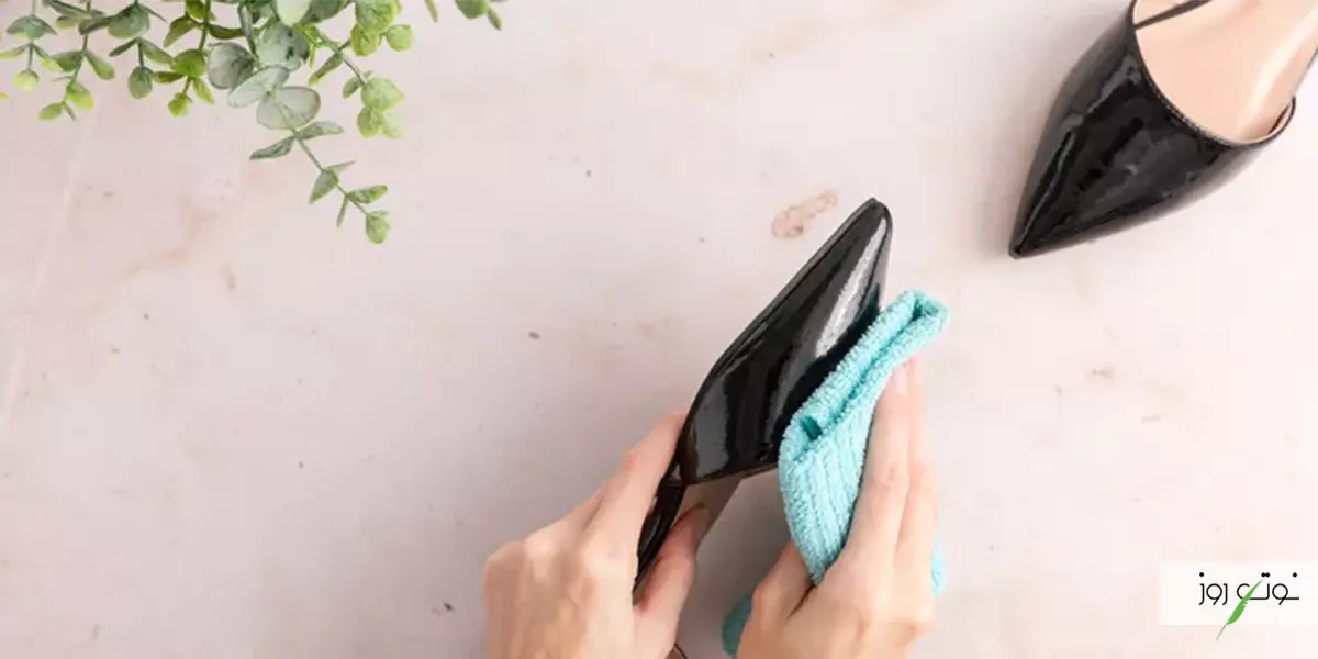 راهنمای جامع پاک کردن انواع لکه از روی چرم 6 پاک کردن لکه از روی چرم ورنی